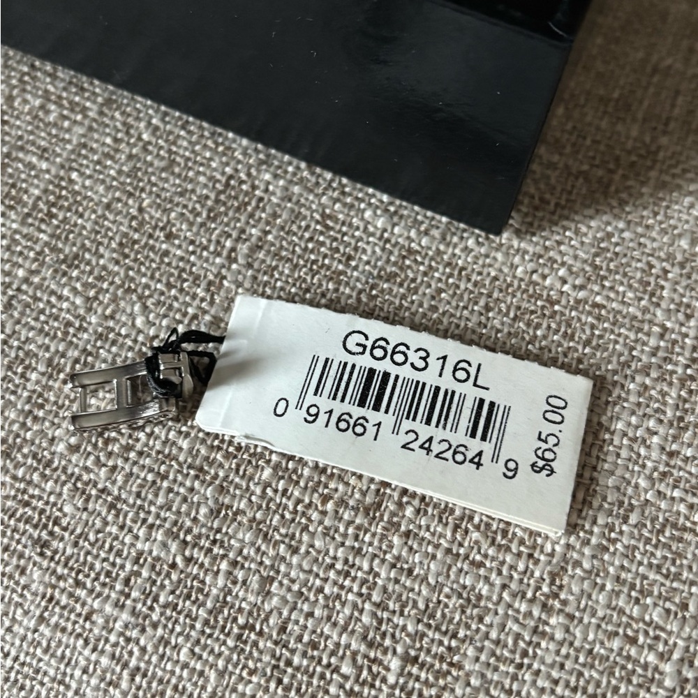 Guess Women's Silver and Black Watch - Picture 7 of 8